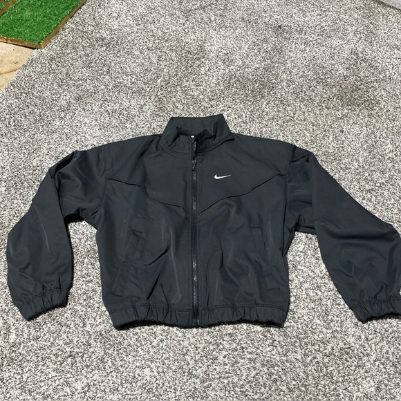 $60 Nike sportswear Girls Oversized Lightweight Black Jacket Size Medium FZ5557 - Picture 1 of 9